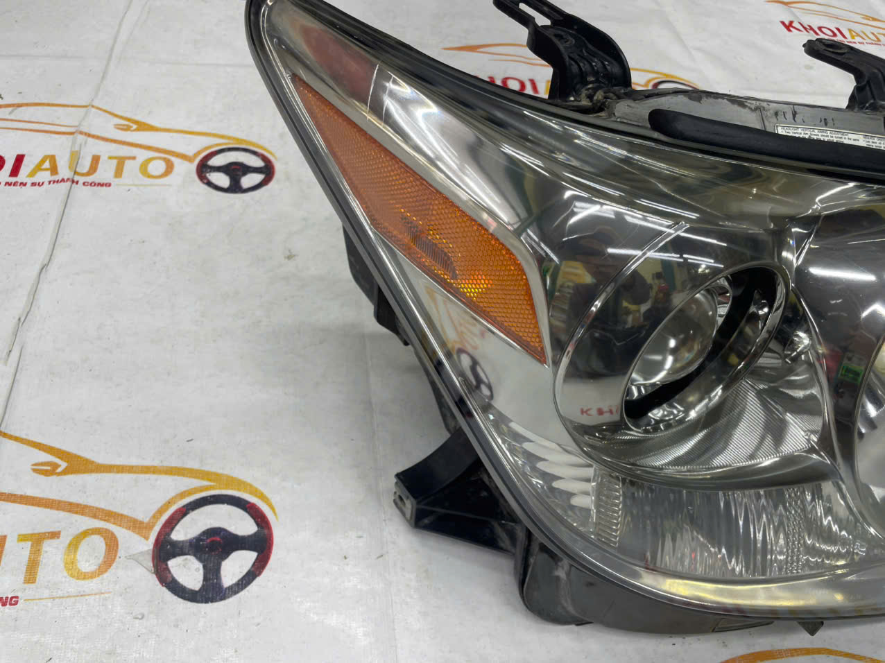 81130-60D60 Đèn Pha LEXUS LX570 2009-2012 Vế Phải(RH)8113060D60