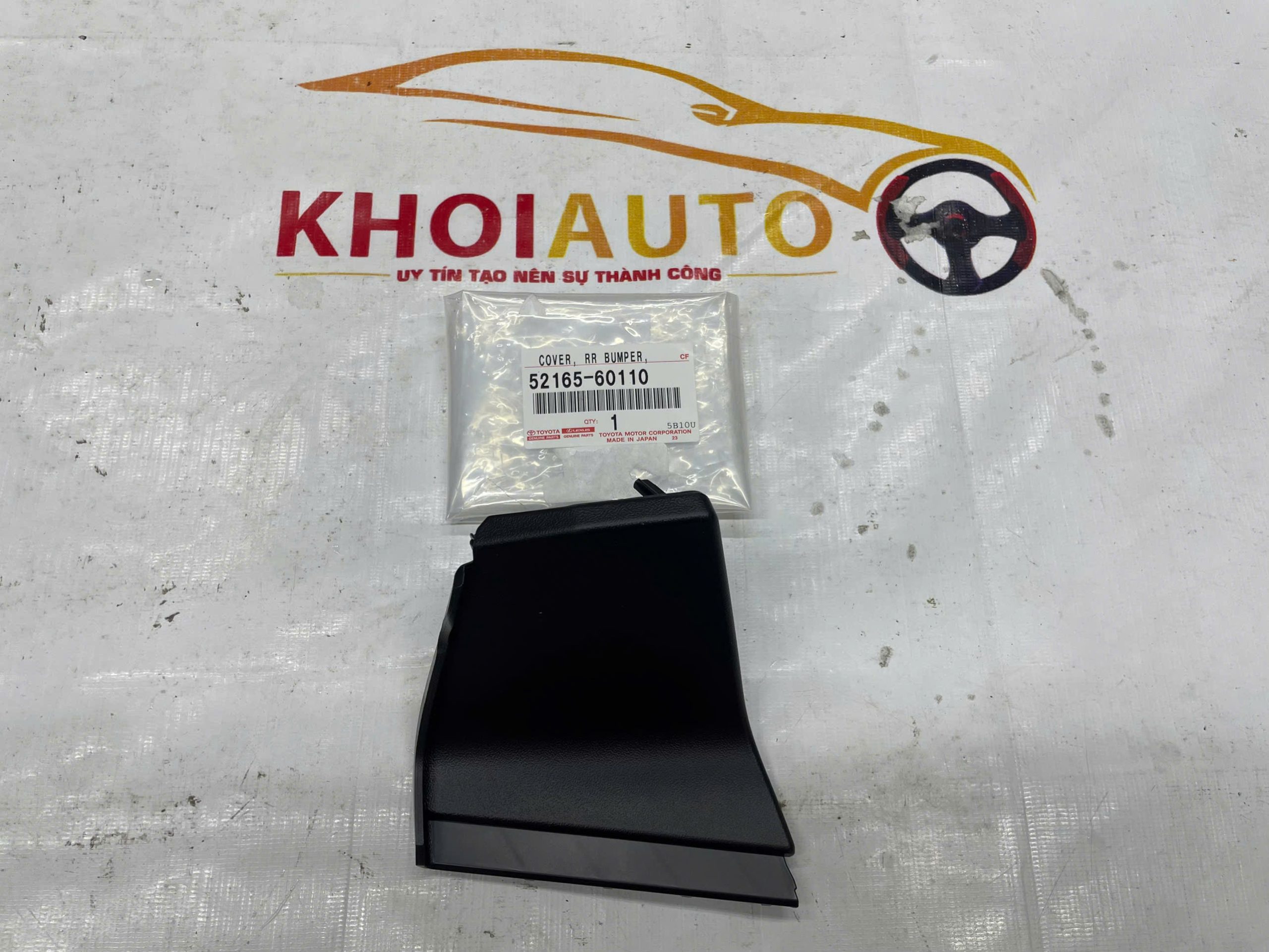 52165-60110 Ốp cản Sau TOYOTA Land Cruiser LC300 2021-2024 Vế Phải(RH)5216560110