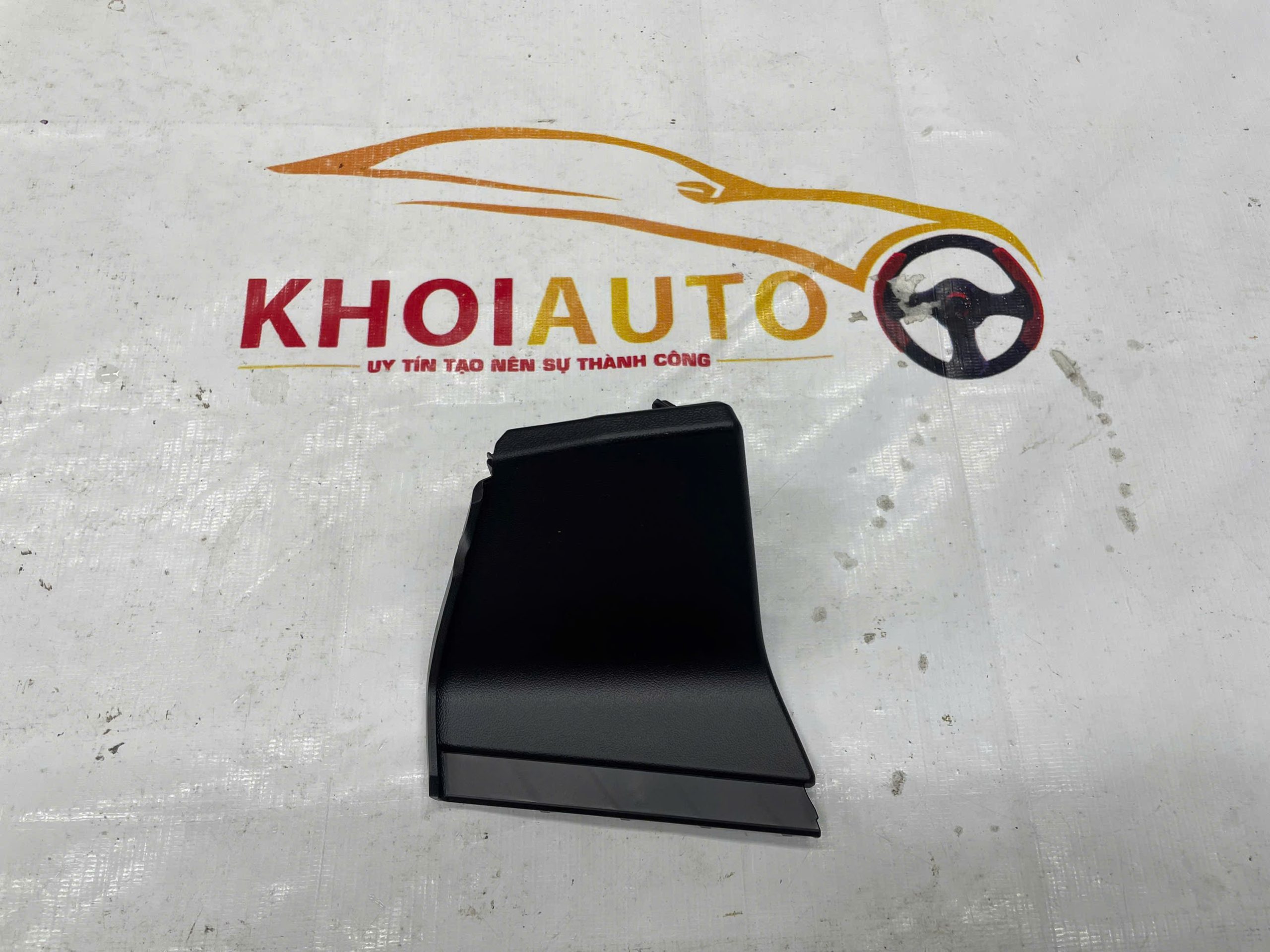 52165-60110 Ốp cản Sau TOYOTA Land Cruiser LC300 2021-2024 Vế Phải(RH)5216560110