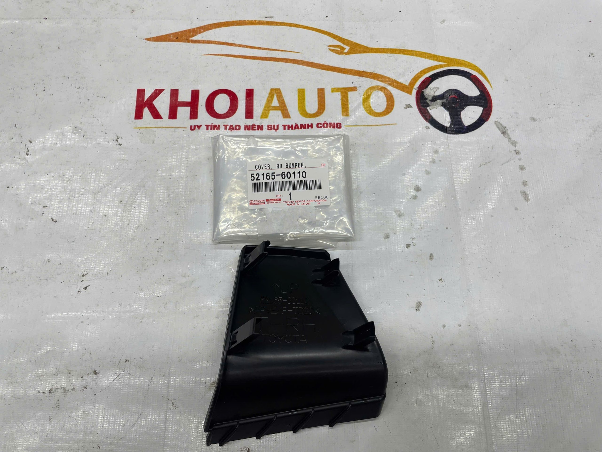52165-60110 Ốp cản Sau TOYOTA Land Cruiser LC300 2021-2024 Vế Phải(RH)5216560110