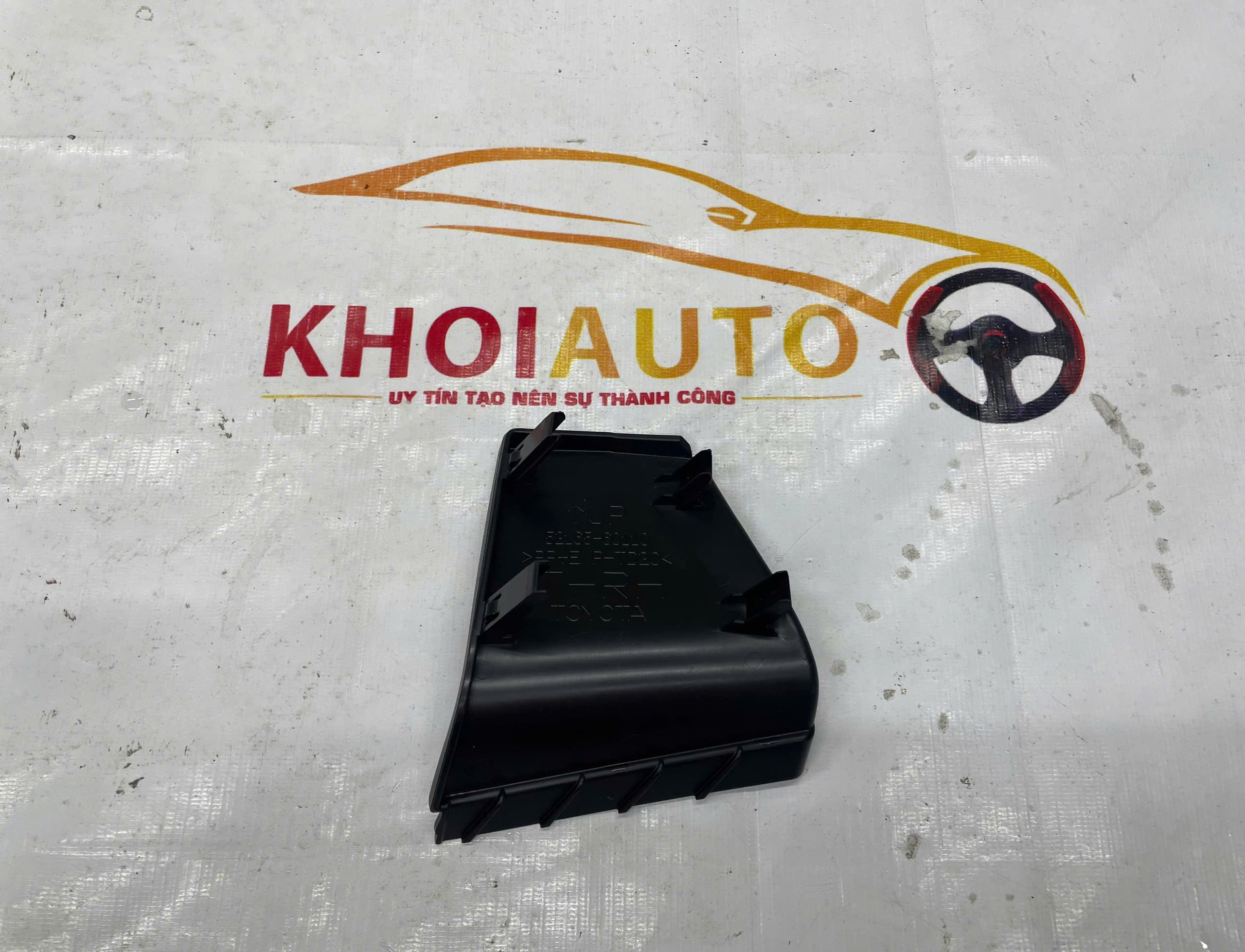 52165-60110 Ốp cản Sau TOYOTA Land Cruiser LC300 2021-2024 Vế Phải(RH)5216560110
