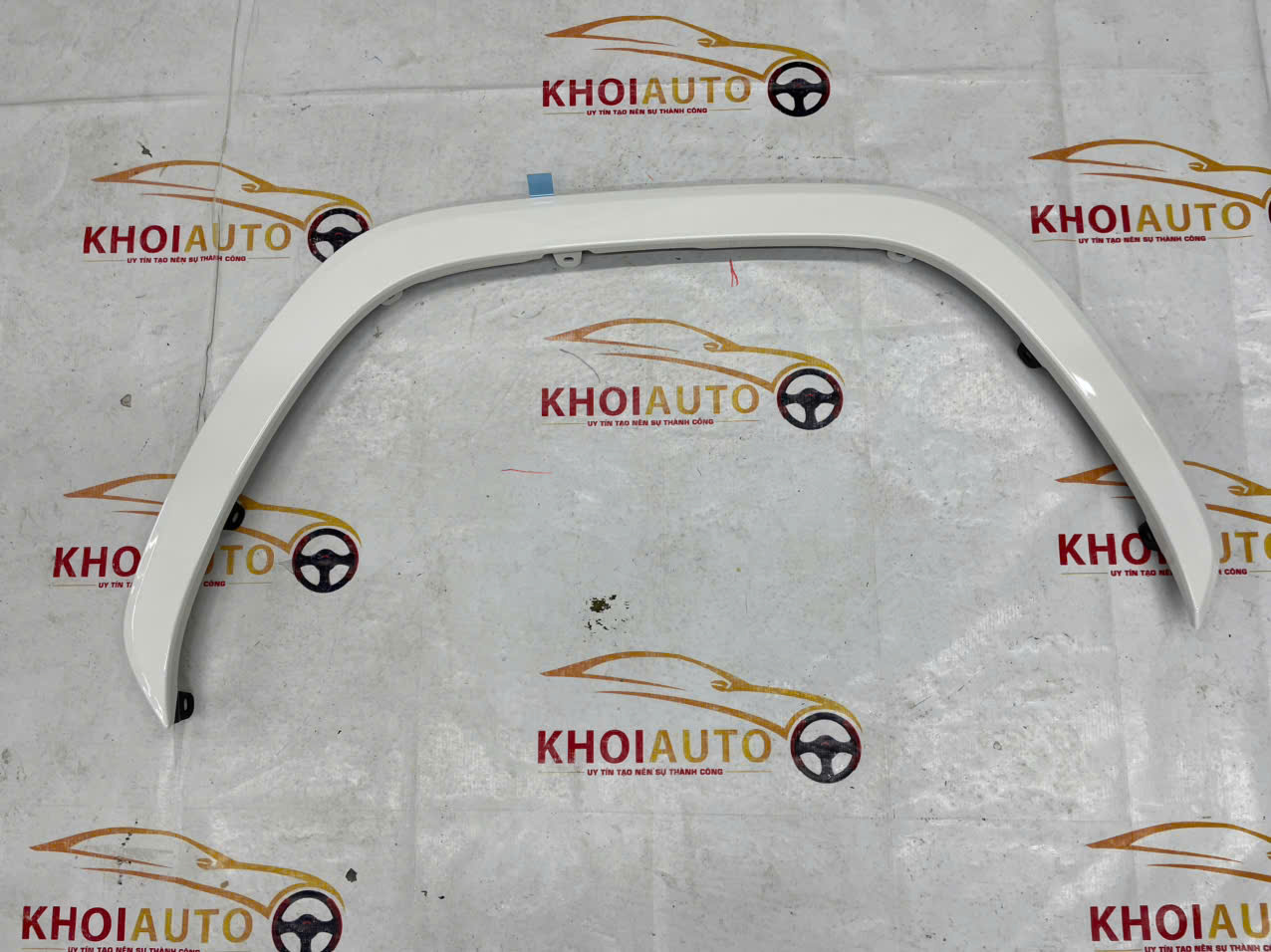 75601-60062-A0 Ốp Nhựa Tai Xe Trước TOYOTA Land Cruiser LC300 2021-2024 Vế Phải(RH)7560160062A0