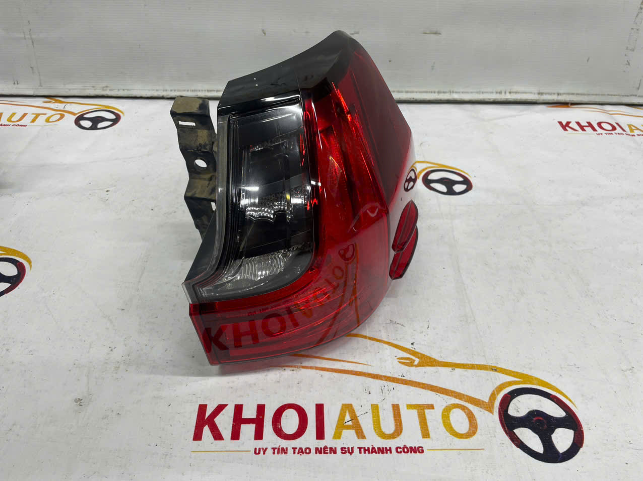 81551-60C00 Đèn Hậu Ngoài LEXUS LX570 2016-2020 Vế Phải(RH)8155160C00