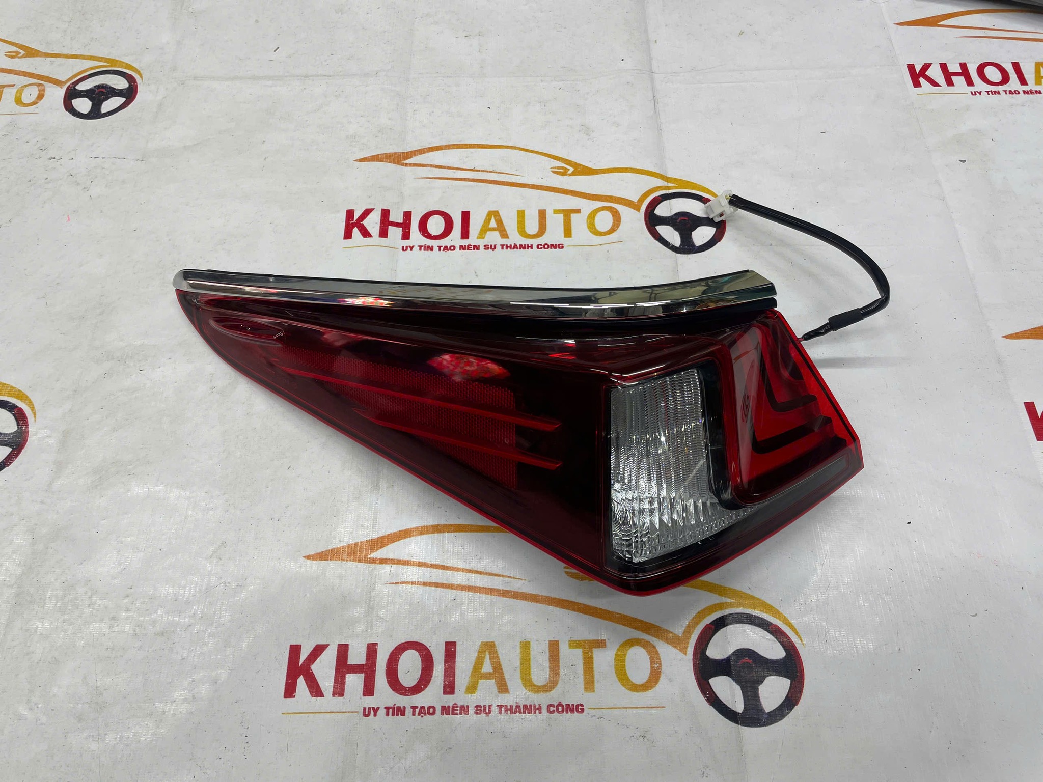 81561-33790 Đèn Hậu Ngoài LEXUS ES SERIES 2019-2021 Vế Trái(LH)8156133790