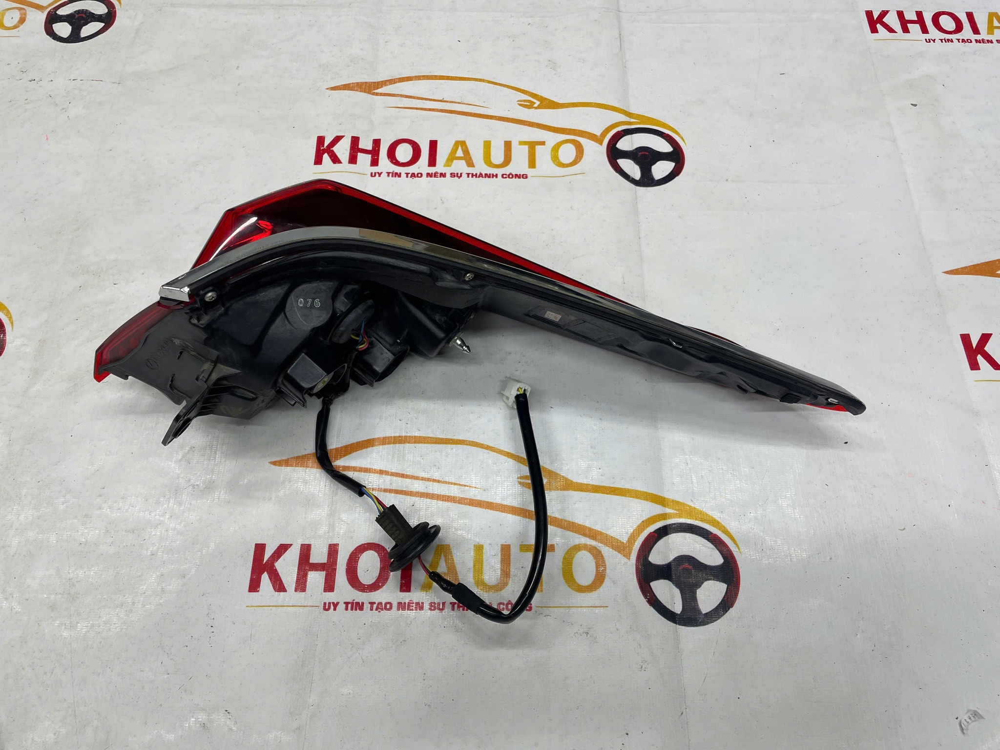 81561-33790 Đèn Hậu Ngoài LEXUS ES SERIES 2019-2021 Vế Trái(LH)8156133790