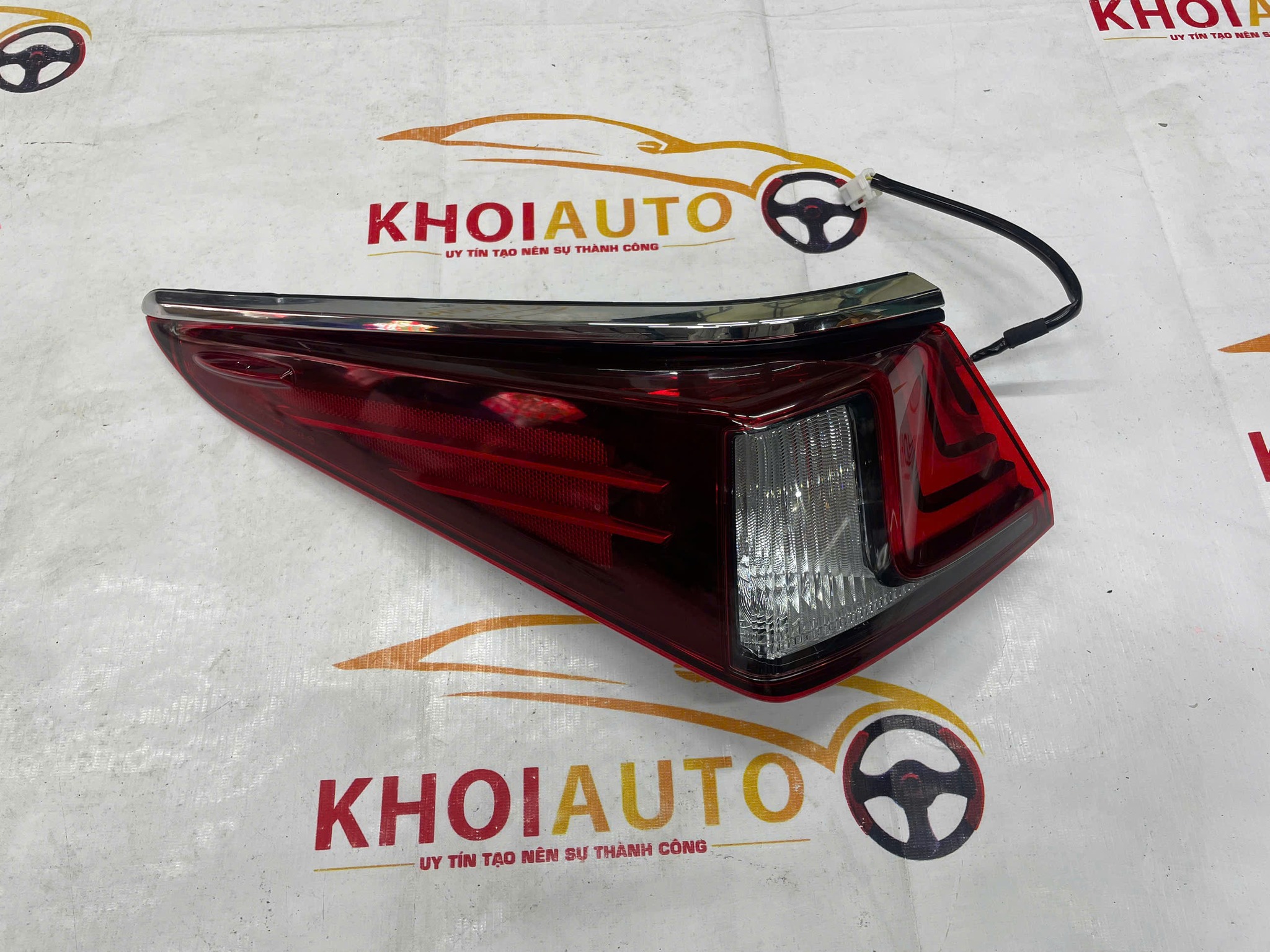 81561-33790 Đèn Hậu Ngoài LEXUS ES SERIES 2019-2021 Vế Trái(LH)8156133790