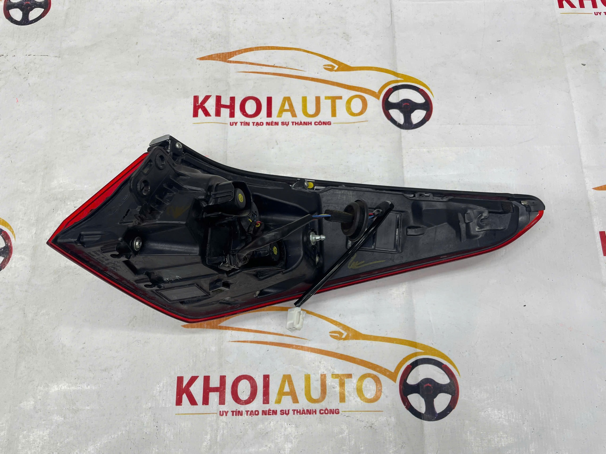 81561-33790 Đèn Hậu Ngoài LEXUS ES SERIES 2019-2021 Vế Trái(LH)8156133790