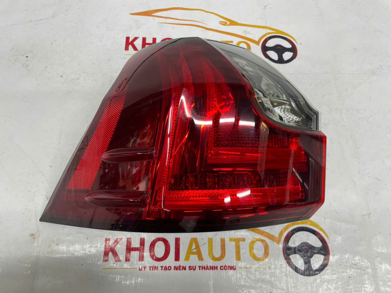 81561-60C00 Đèn Hậu Ngoài LEXUS LX570 2016-2022 OLD Vế Trái(LH)8156160C00