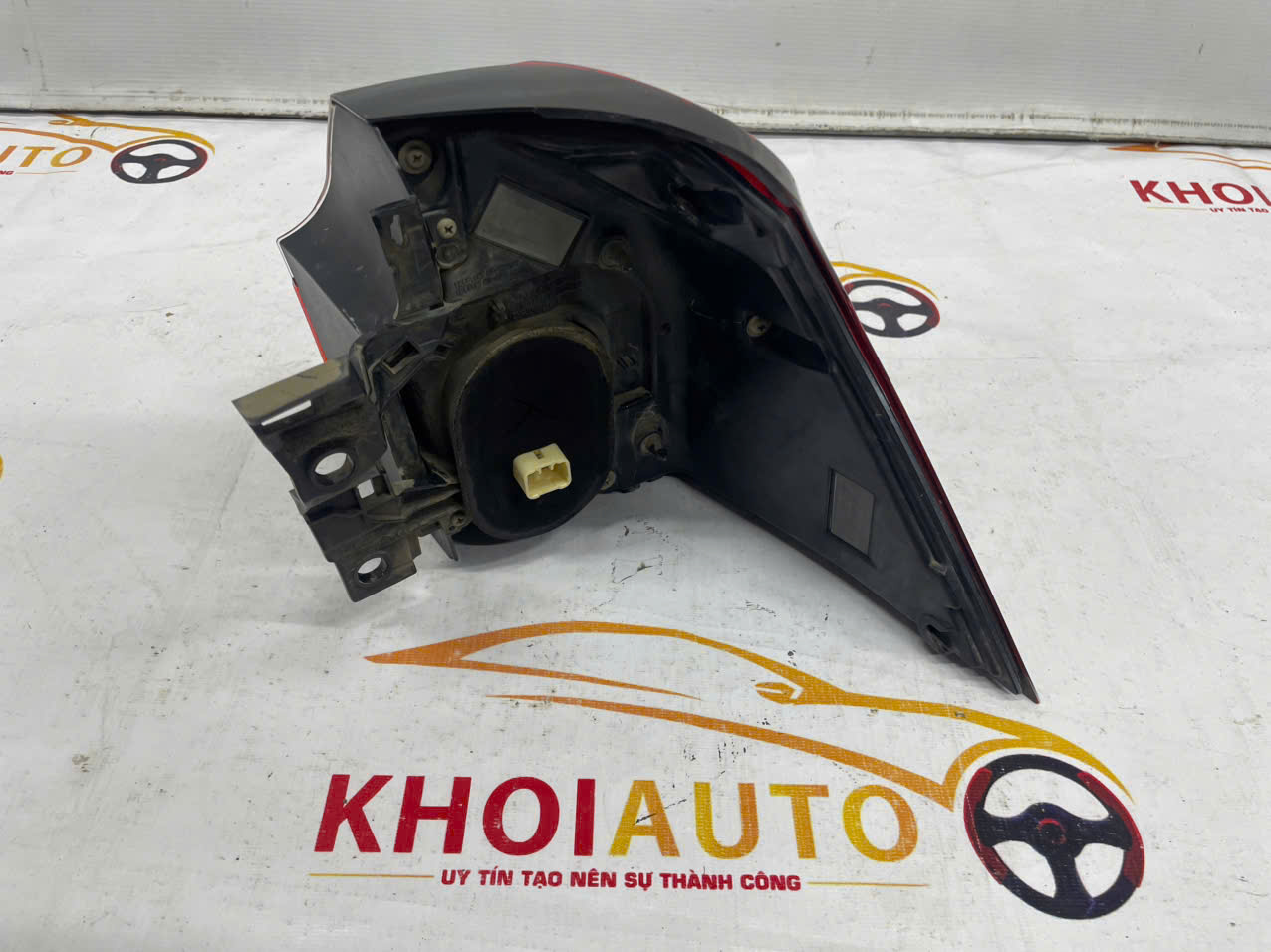 81561-60C00 Đèn Hậu Ngoài LEXUS LX570 2016-2022 OLD Vế Trái(LH)8156160C00