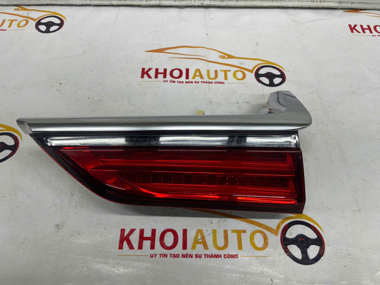 81581-60350 Đèn Hậu Trong LEXUS LX570 2016-2020 OLD Vế Phải(RH)8158160350