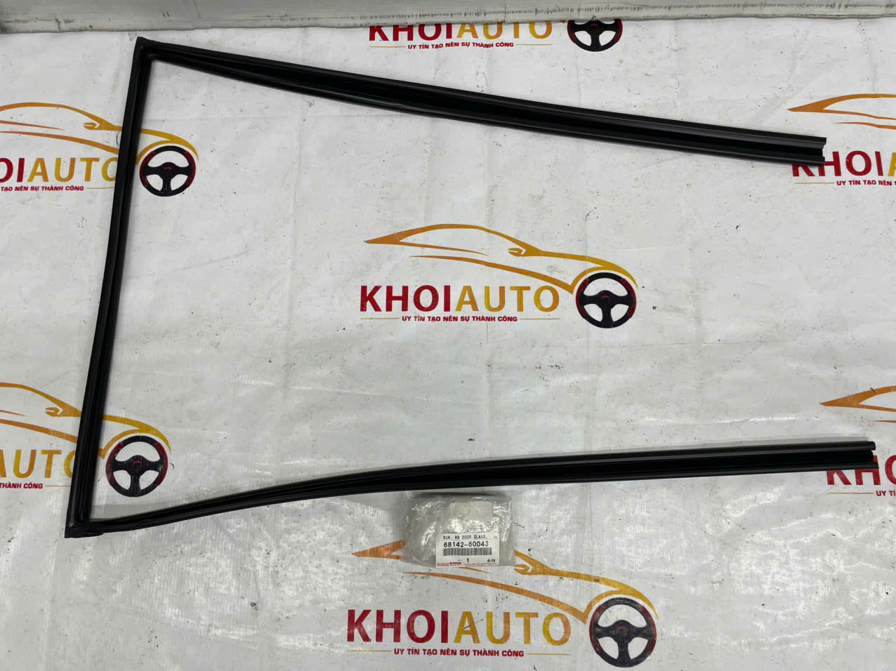 68142-60043 Gioăng Kính Cửa Sau LEXUS LX470 2002-2007 Vế Phải(RH)6814260043