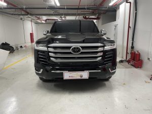 Nâng Cấp Độ Toyota Land Cruiser LC300 Trung Đông Chính Hãng – Màu Đen Sang Trọng 2025