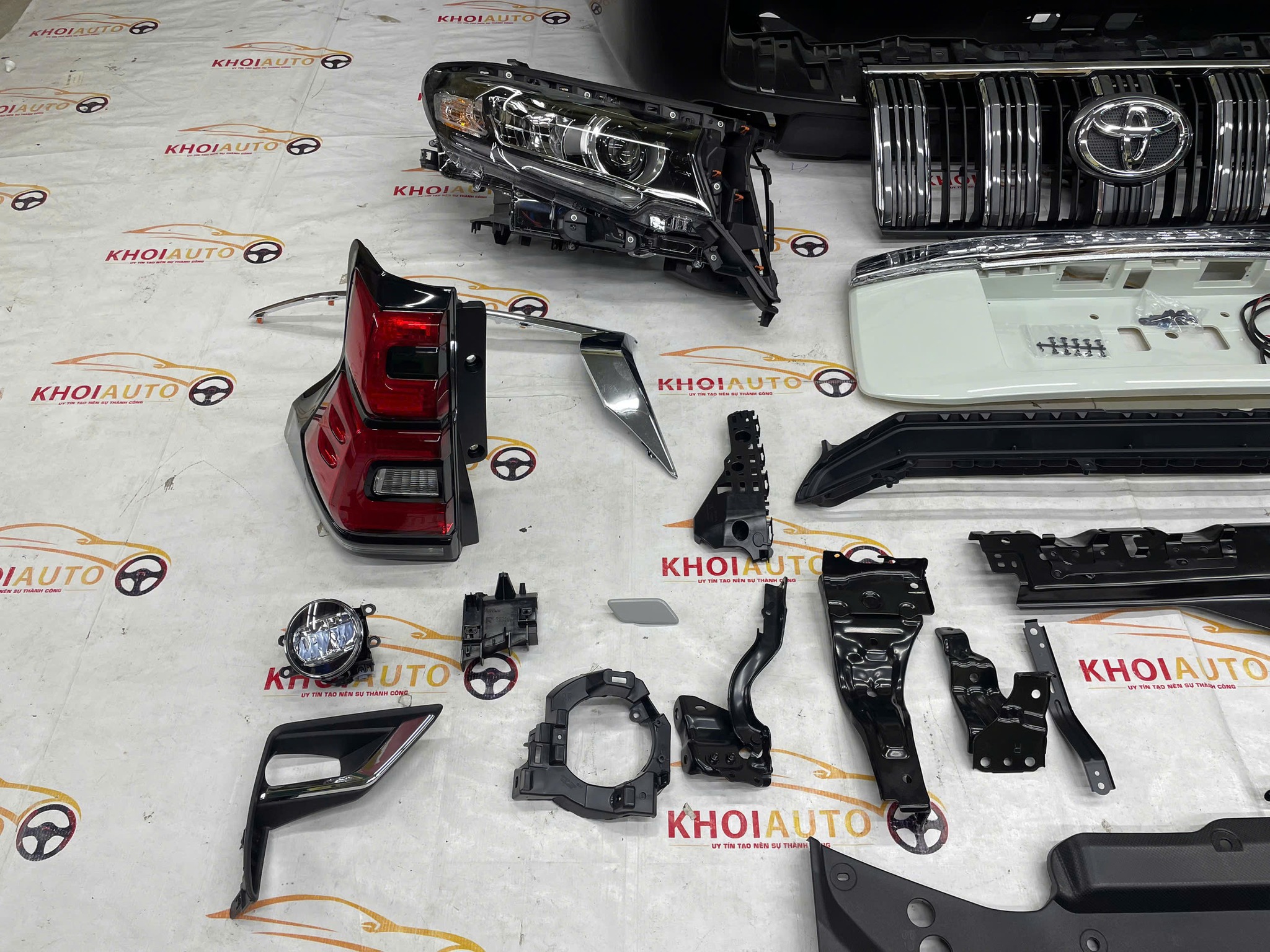 Nâng Đời Toyota Prado 2010-2016 Lên Phiên Bản 2020 - Body Kit Cao Cấp