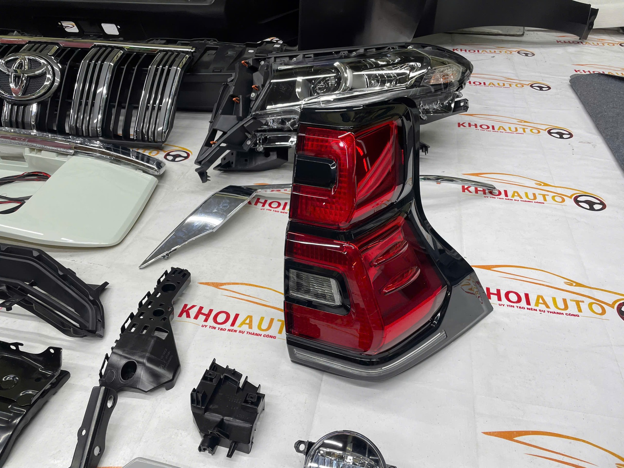 Nâng Đời Toyota Prado 2010-2016 Lên Phiên Bản 2020 - Body Kit Cao Cấp