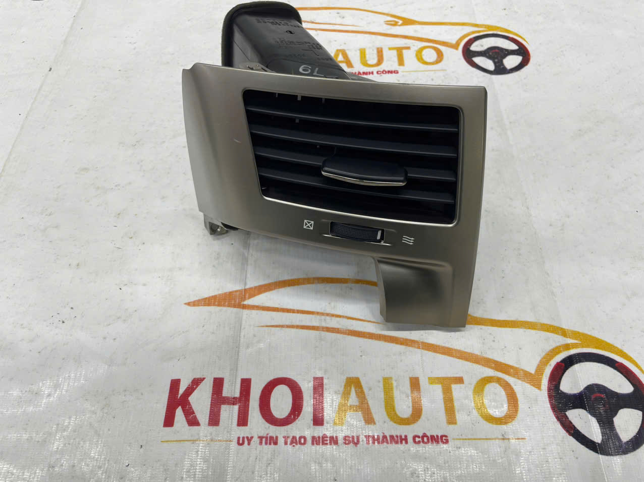 55670-60271 Cửa Gió Điều Hòa Trung Tâm LEXUS LX570 2013-2015 Vế Trái(LH)