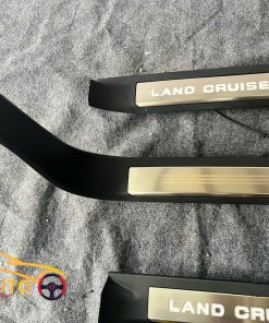 Ốp Bậc Cửa Toyota Land Cruiser LC200 (2016-2020) Chống Trầy Có Đèn Hàng Cao Cấp