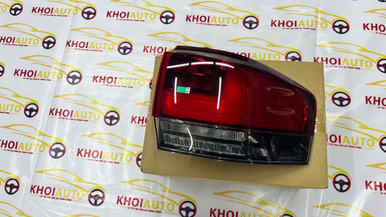 Đèn Hậu Ngoài Bên Phải (RH) Toyota Land Cruiser LC300 2021-2025 81561-60D40  Hàng Chính Hãng