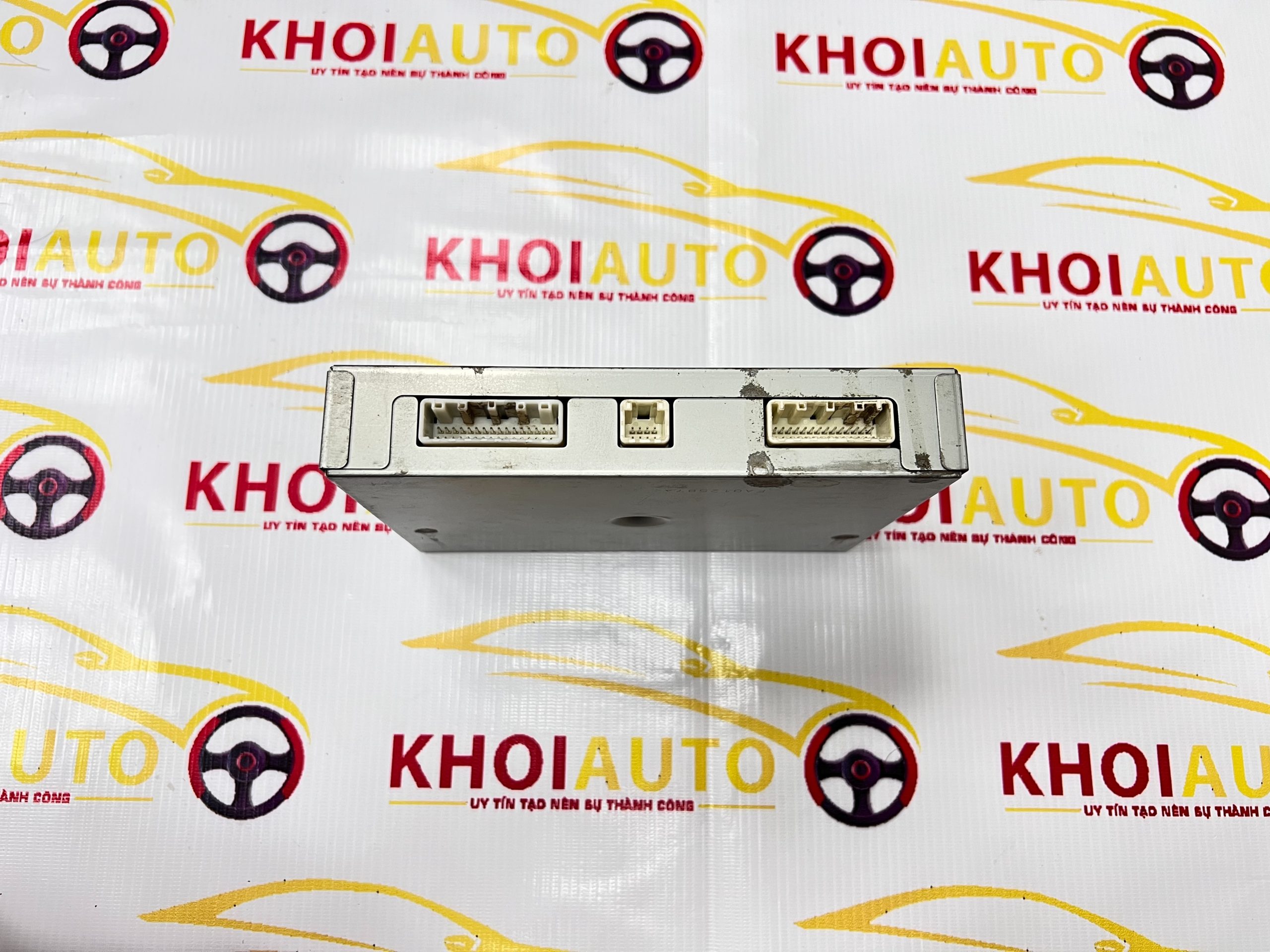 86110-48451 Hộp Điều Khiển Màn Hình Sau Xe LEXUS RX350 2009-2015 8611048451 Bãi Tháo Xe