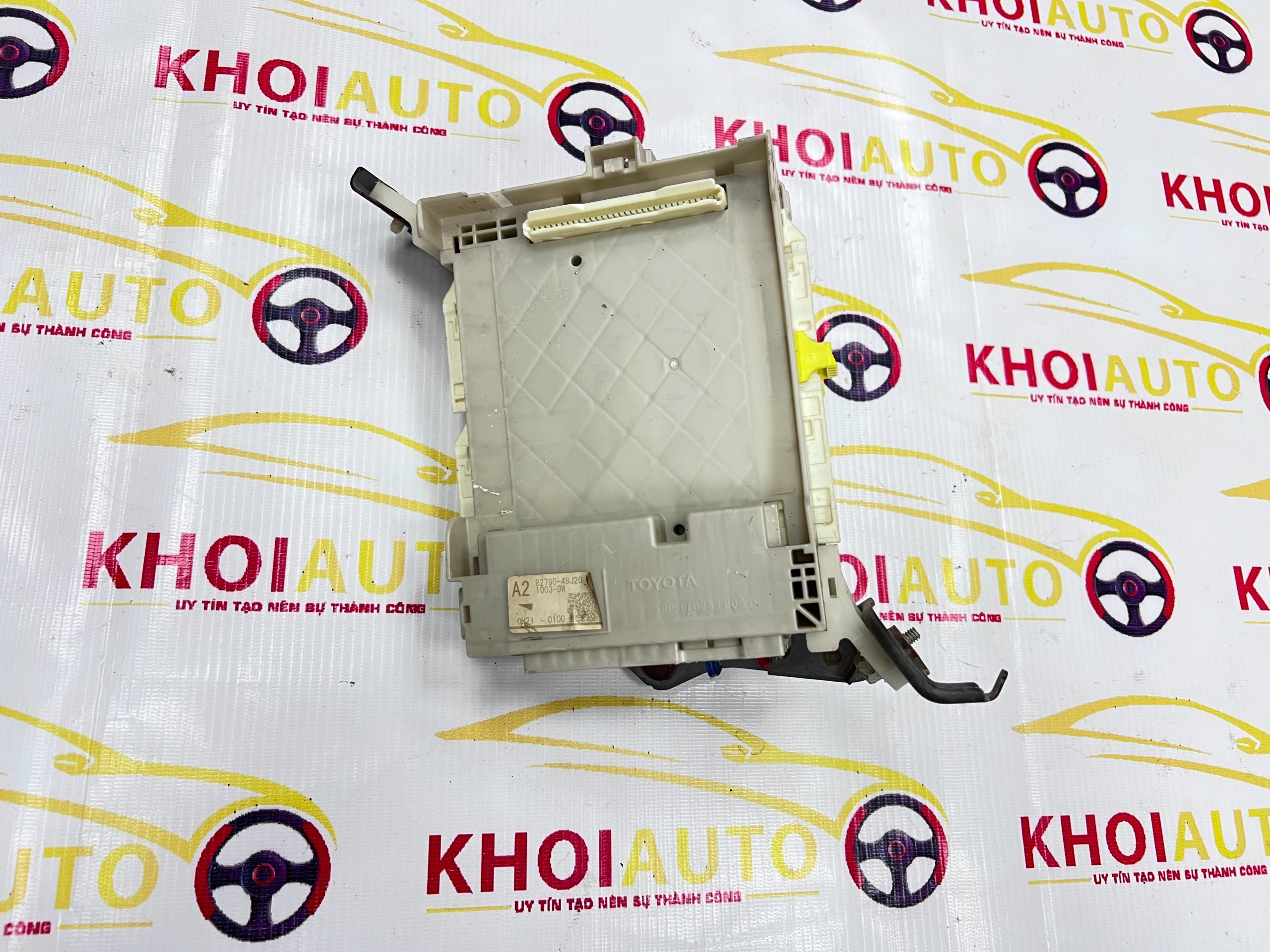 82730-48J20 Hộp Cầu Trì Taplo LEXUS RX350 RX450h 2009-2015 8273048J20 Bãi Tháo Xe