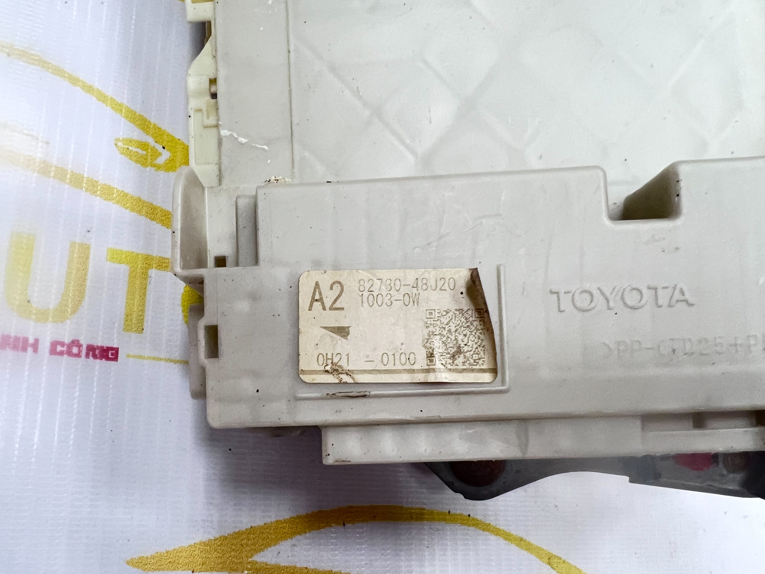 82730-48J20 Hộp Cầu Trì Taplo LEXUS RX350 RX450h 2009-2015 8273048J20 Bãi Tháo Xe