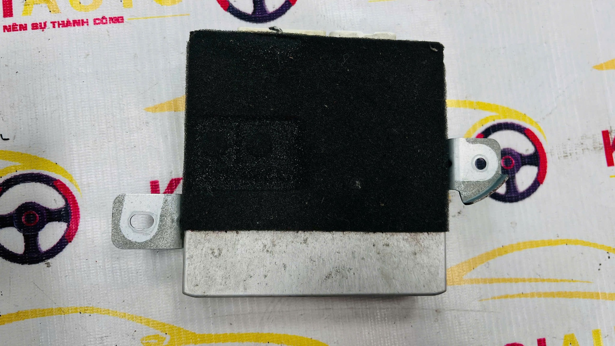 85861-60020 Hộp Điều Khiển Ghế Trước Trái LEXUS LX570 2009-2015 8586160020 Bãi Tháo Xe