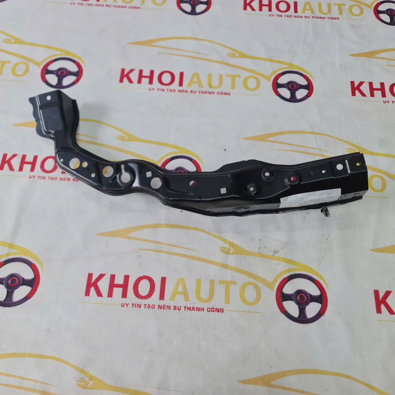 53713-60100 Giá Đỡ (Xương) Đèn Pha LEXUS LX570 2016-2022 Phải(RH)5371360100 Chính Hãng