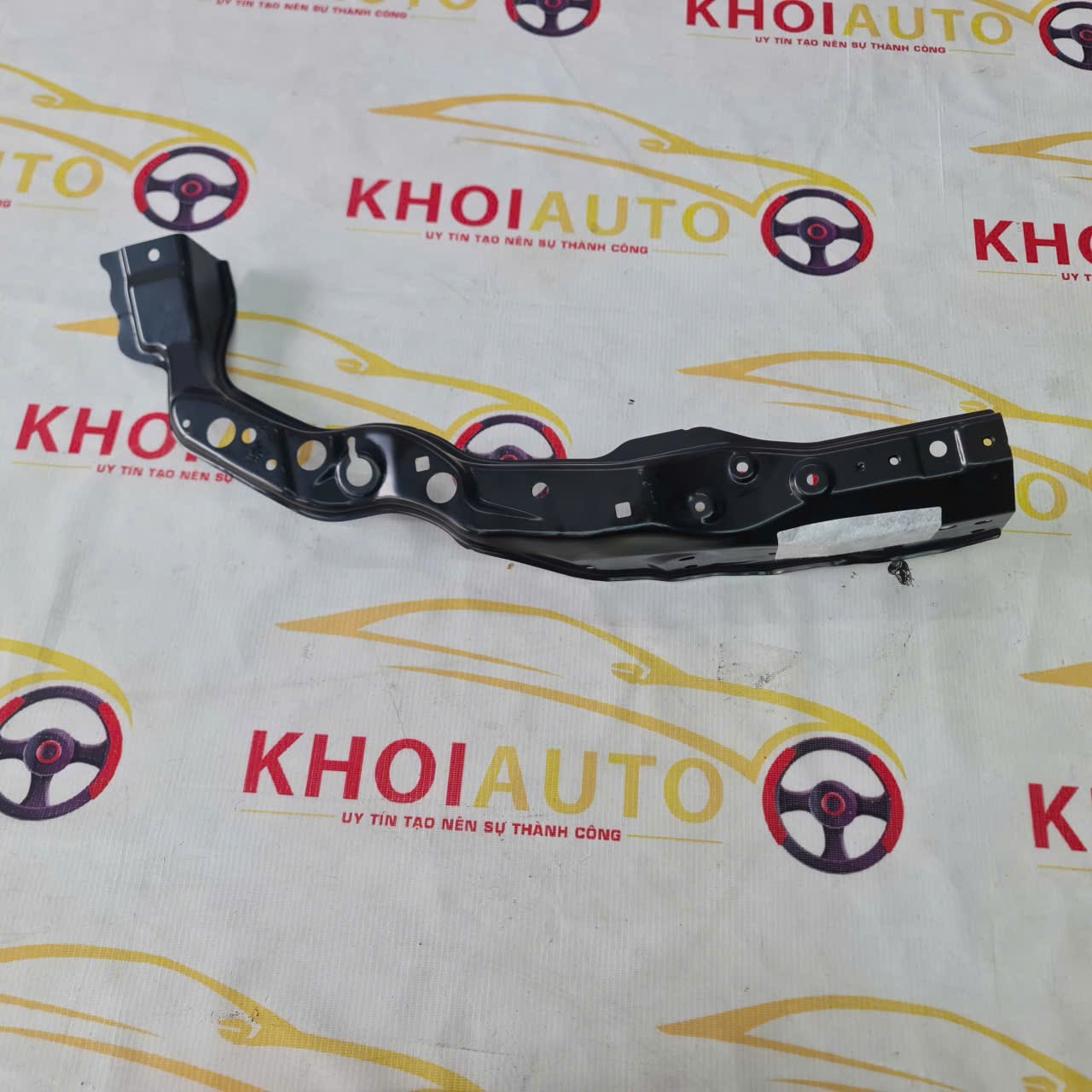 53713-60100 Giá Đỡ (Xương) Đèn Pha LEXUS LX570 2016-2022 Phải(RH)5371360100 Chính Hãng