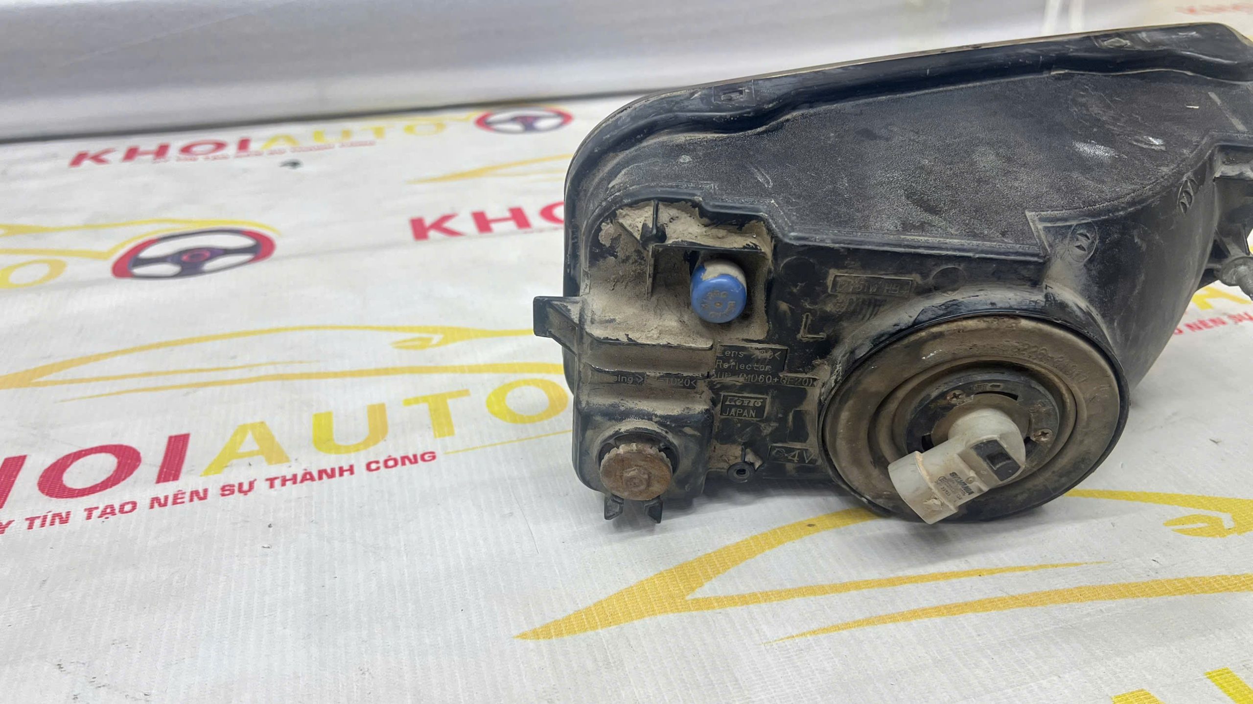81221-60141 Đèn Gầm TOYOTA Land Cruiser 2008-2010 Trái(LH)8122160141 Bãi Tháo Xe