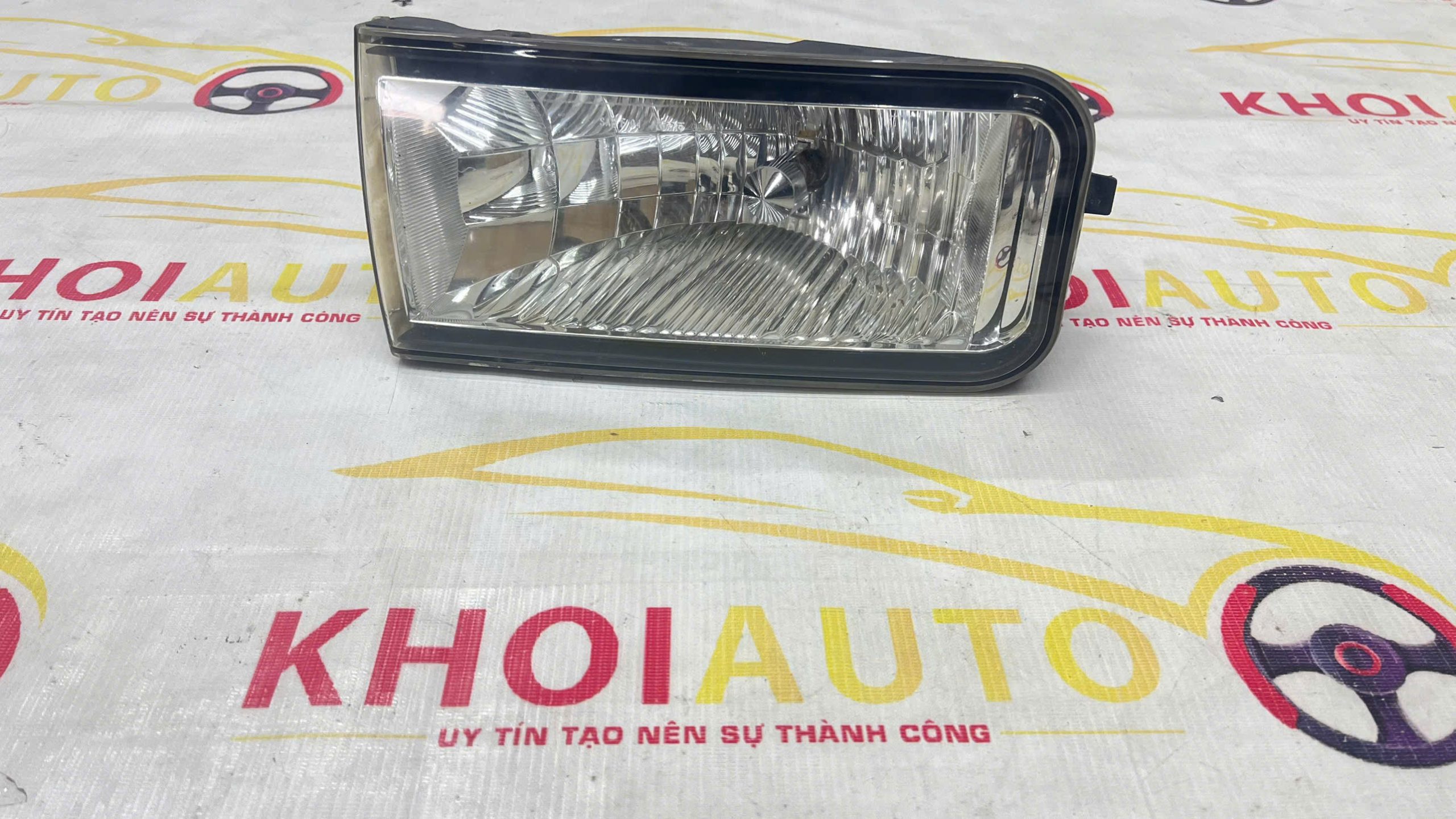 81221-60141 Đèn Gầm TOYOTA Land Cruiser 2008-2010 Trái(LH)8122160141 Bãi Tháo Xe