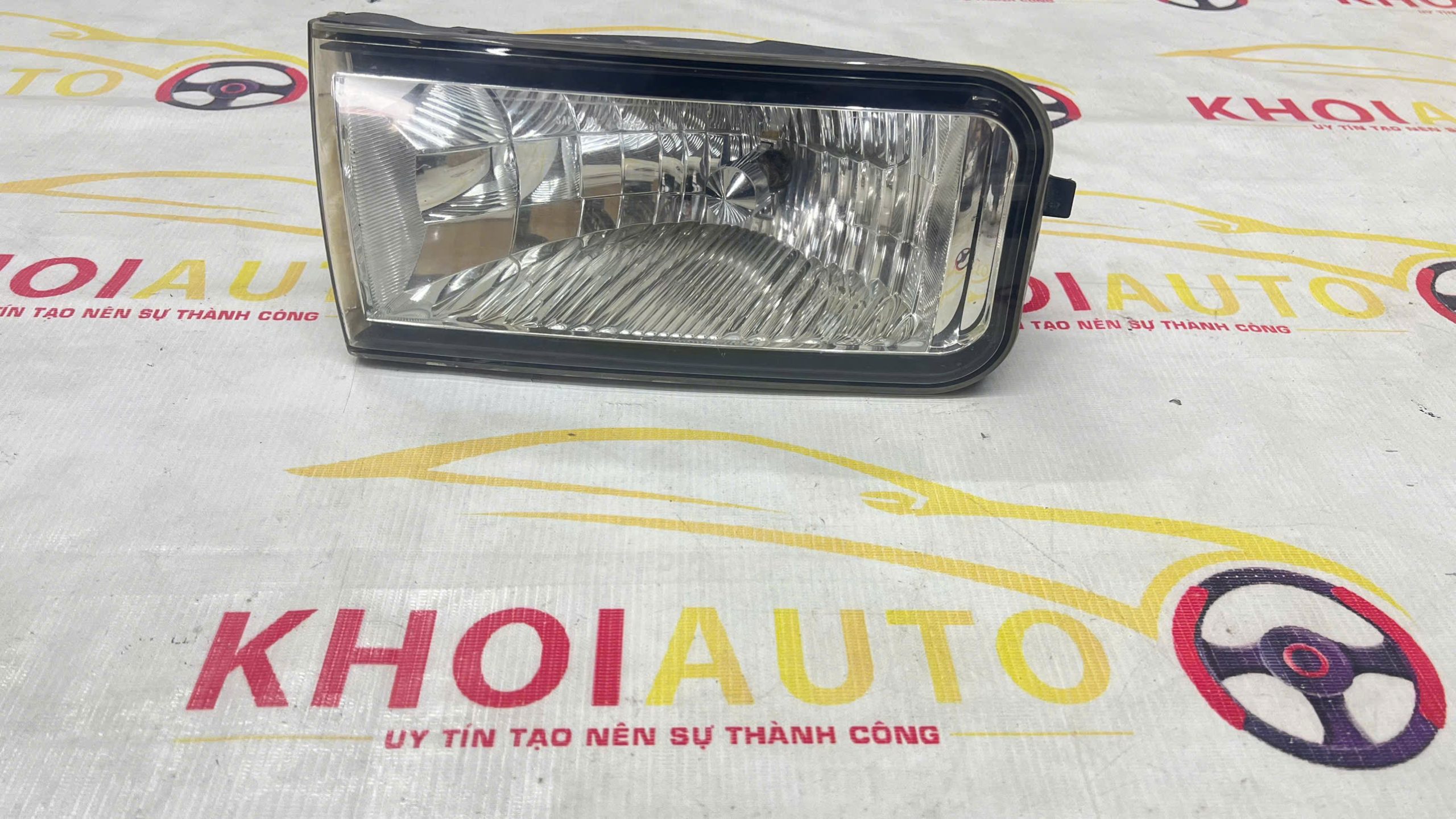 81221-60141 Đèn Gầm TOYOTA Land Cruiser 2008-2010 Trái(LH)8122160141 Bãi Tháo Xe