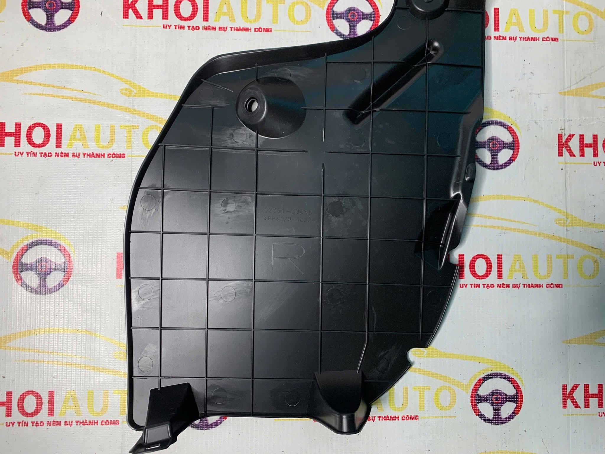 52591-60040 Chắn Bùn Bánh Sau TOYOTA LAND CRUISER LC300 2021-2026 Phải (RH) OEM 5259160040