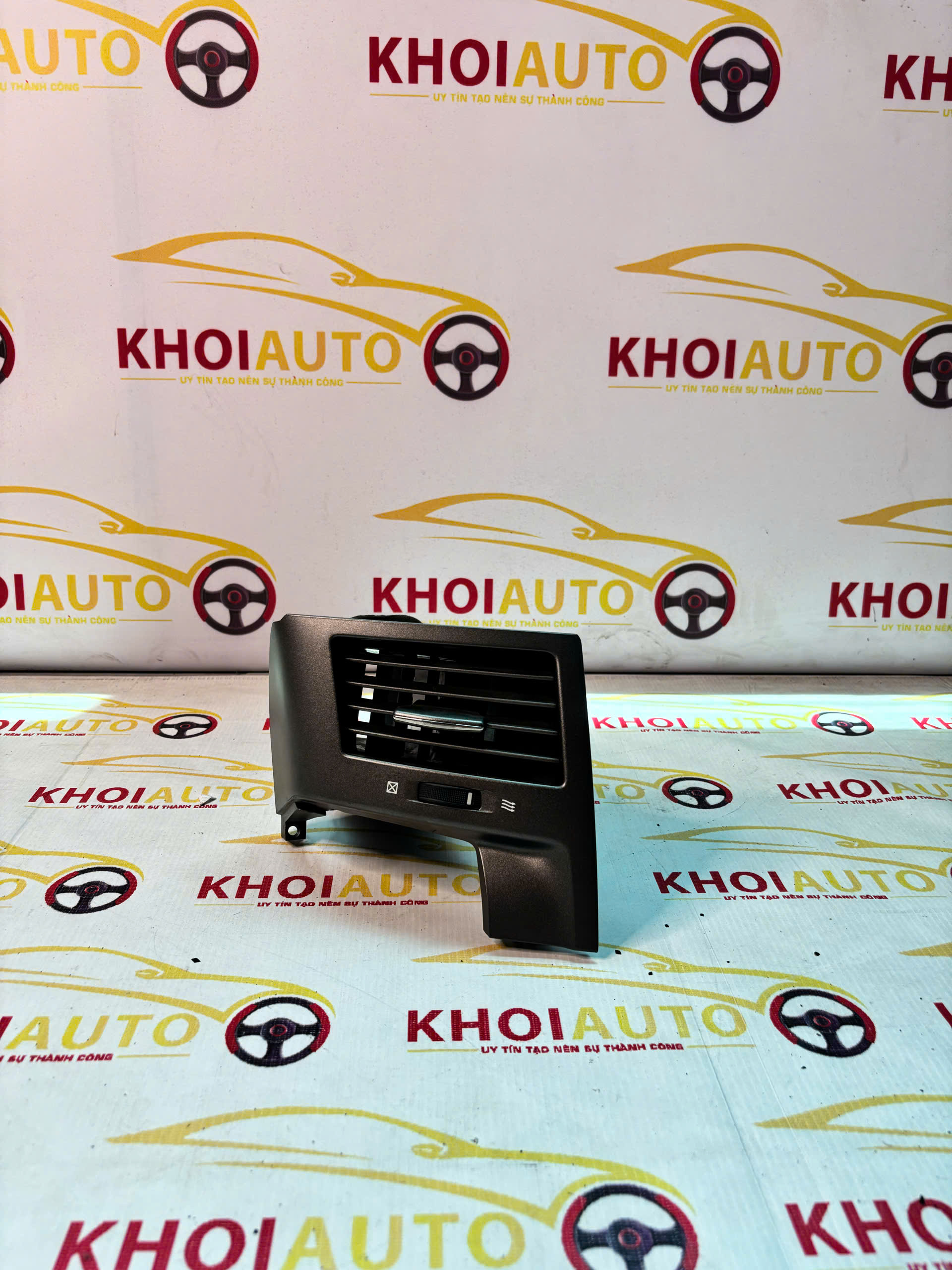 55670-60200 Cửa Gió Điều Hòa Taplo LEXUS LX570 2008-2012 Trái (LH) 5567060200 Bãi Tháo Xe