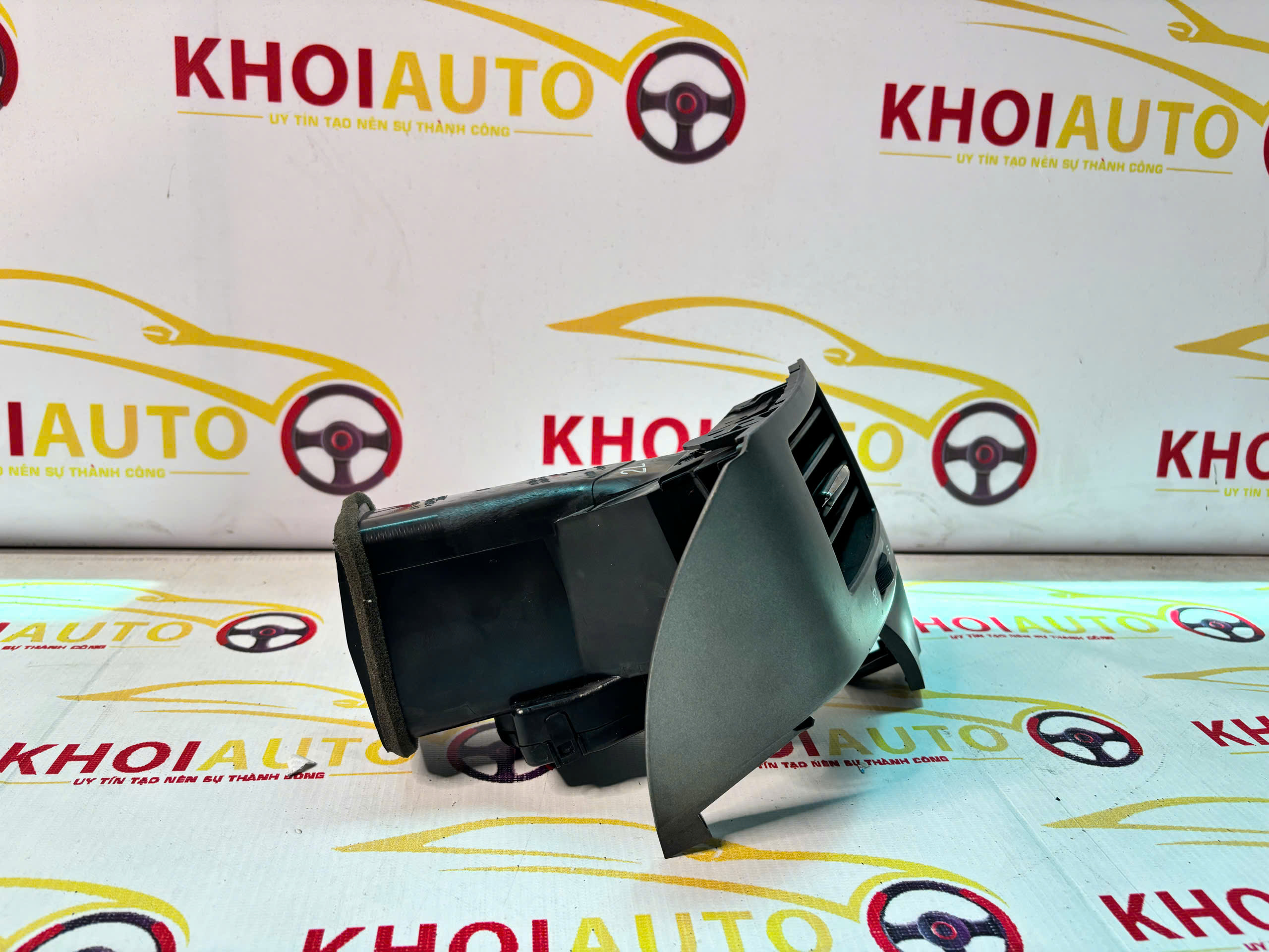 55670-60200 Cửa Gió Điều Hòa Taplo LEXUS LX570 2008-2012 Trái (LH) 5567060200 Bãi Tháo Xe