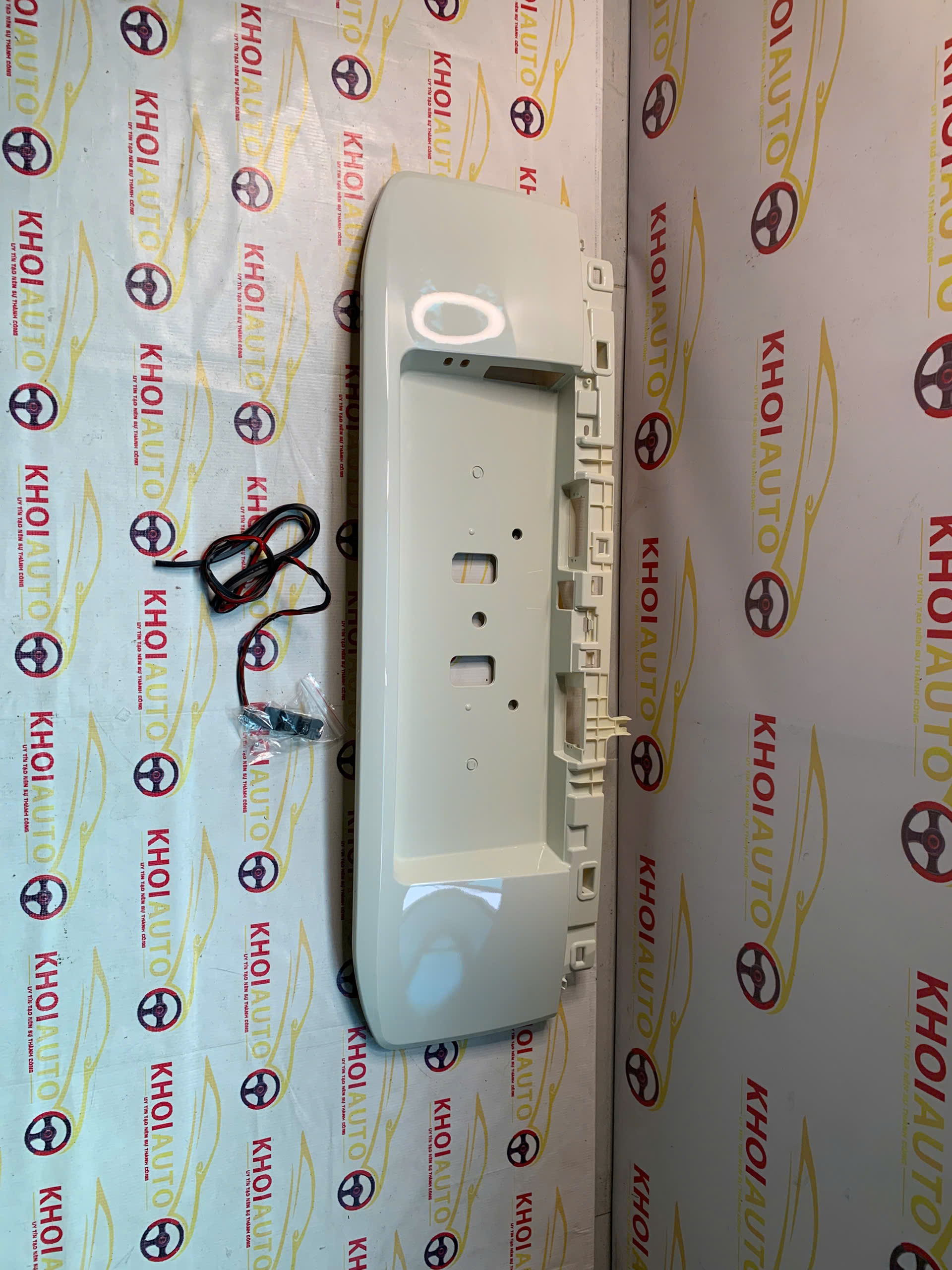 76801-60461-A0 Treo Biển Số Cốp Sau TOYOTA PRADO 2018-2020 7680160461A0 OEM