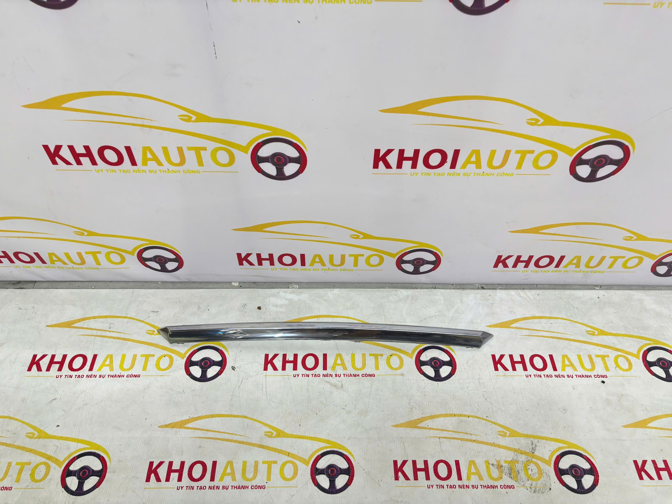 76812-48110 Mạ Cốp Sau LEXUS RX SERIES 2016-2022 7681248110 old
