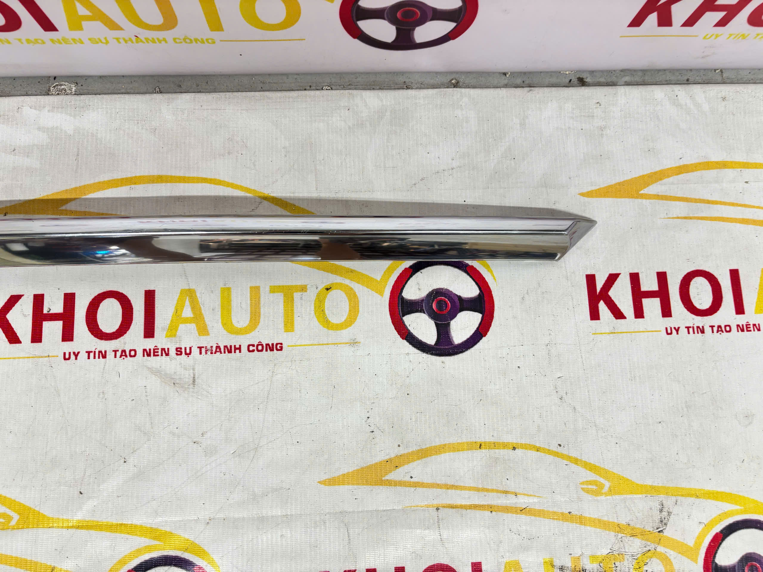 76812-48110 Mạ Cốp Sau LEXUS RX SERIES 2016-2022 7681248110 old