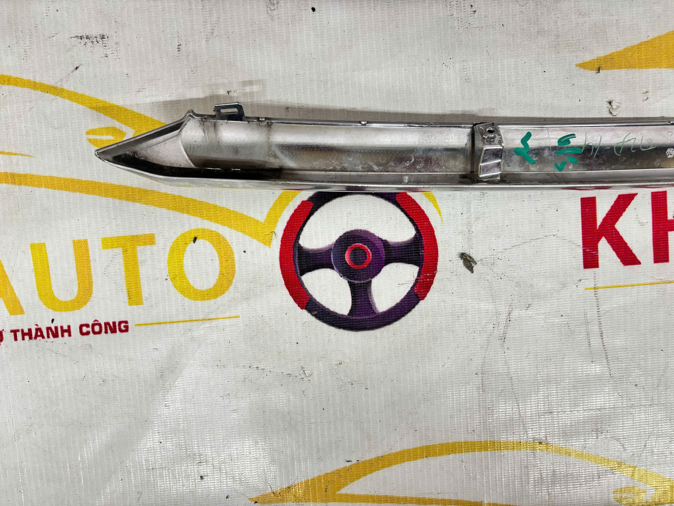 76812-48110 Mạ Cốp Sau LEXUS RX SERIES 2016-2022 7681248110 old