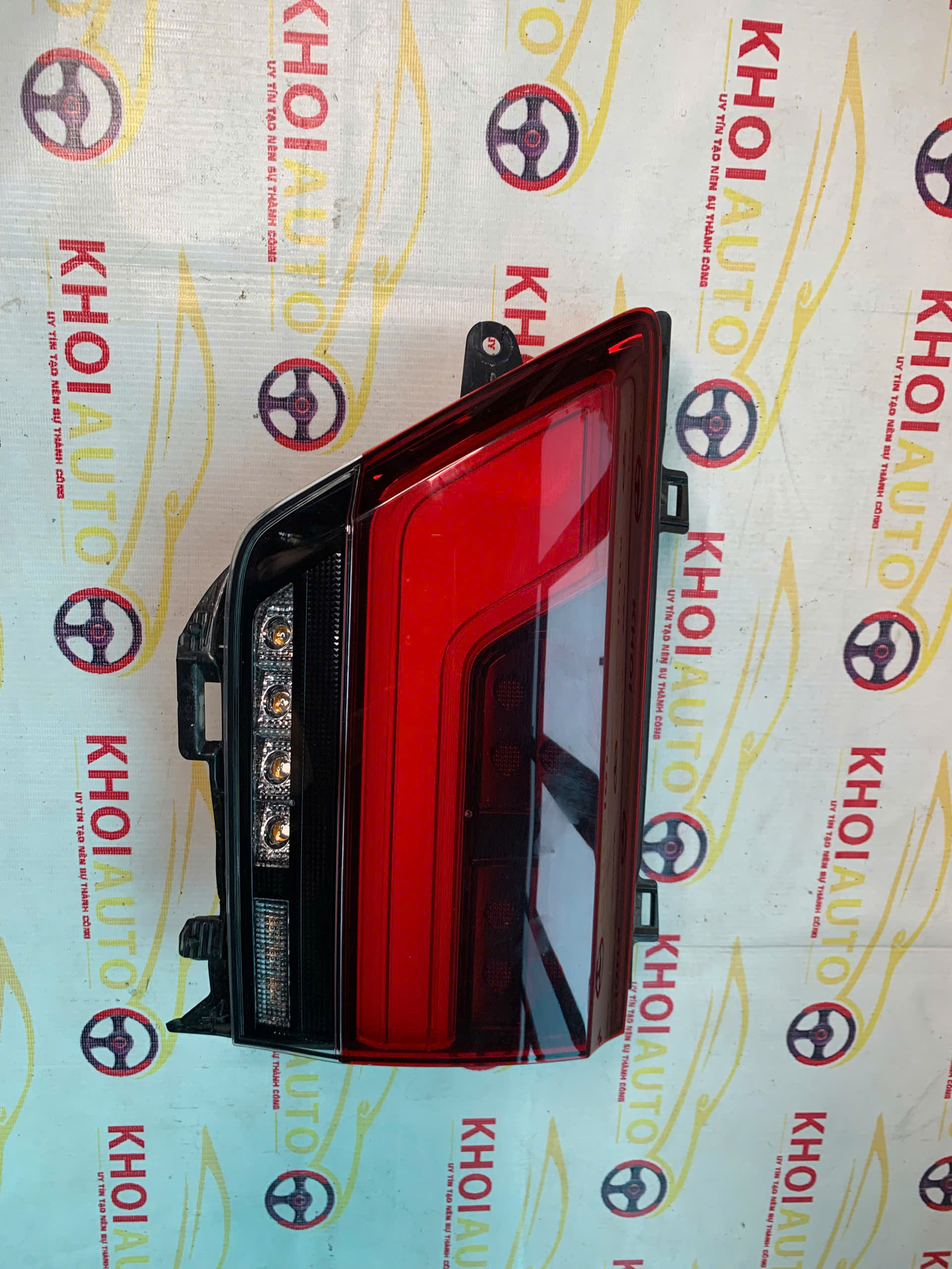 81580-60510 Đèn hậu Trong TOYOTA LAND CRUISER LC300 2021-2025 Phải (RH) 8158060510 Tháo Xe OLD