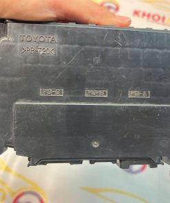 82720-48090 Hộp cầu chì, hộp rơ le Lexus RX350 RX450h 2009-2015 8272048090 Bãi Tháo Xe