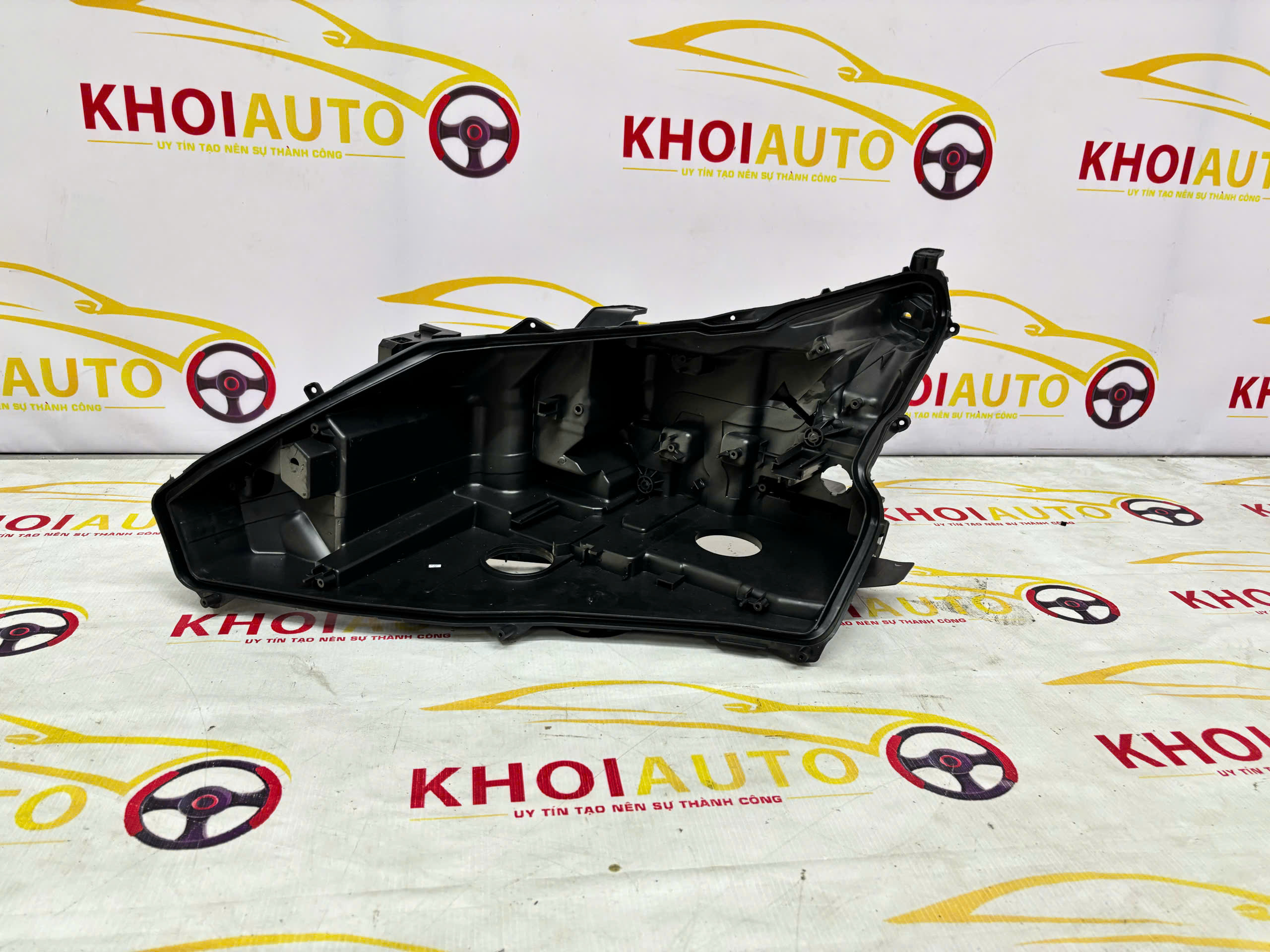 Đế Đèn Pha LEXUS LX570 2016-2022 Trái (LH) OEM