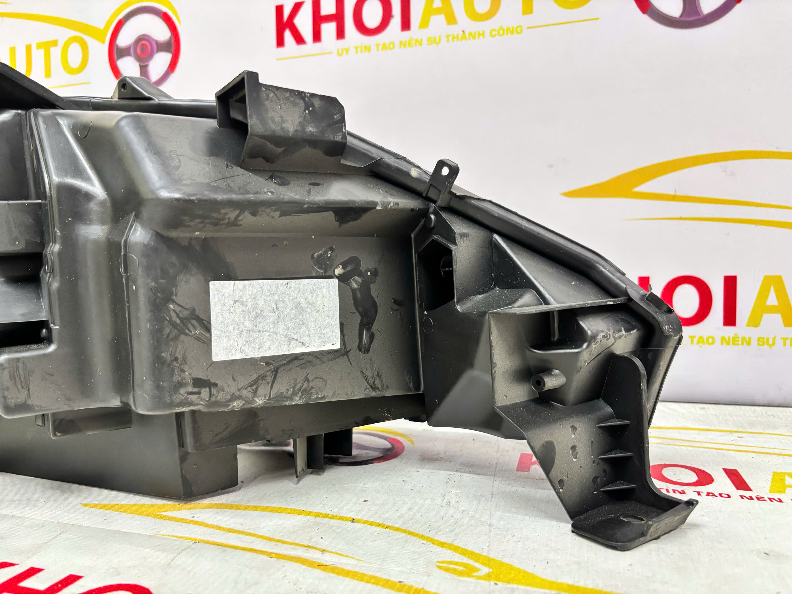 Đế Đèn Pha LEXUS LX570 2016-2022 Trái (LH) OEM