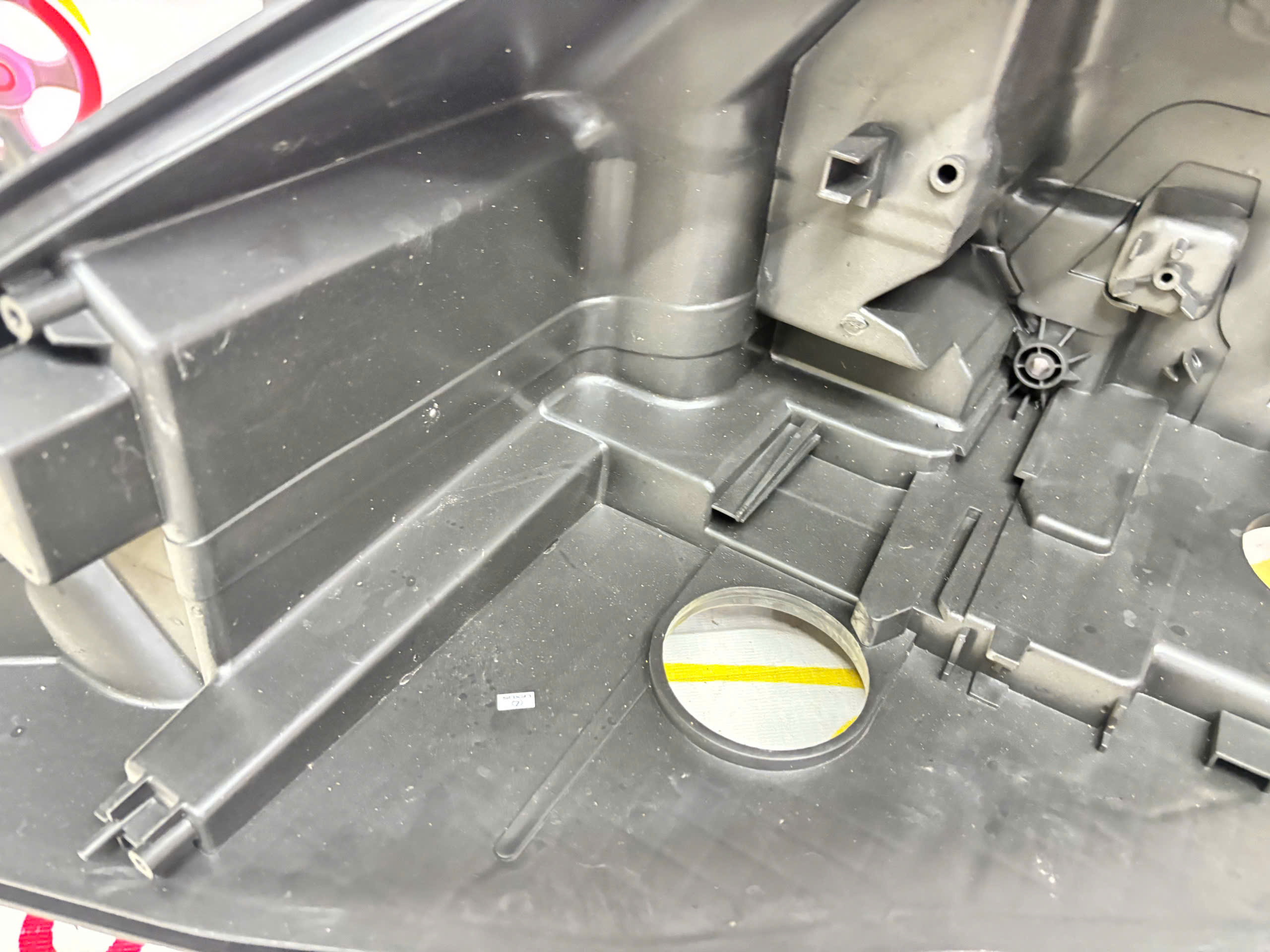 Đế Đèn Pha LEXUS LX570 2016-2022 Trái (LH) OEM