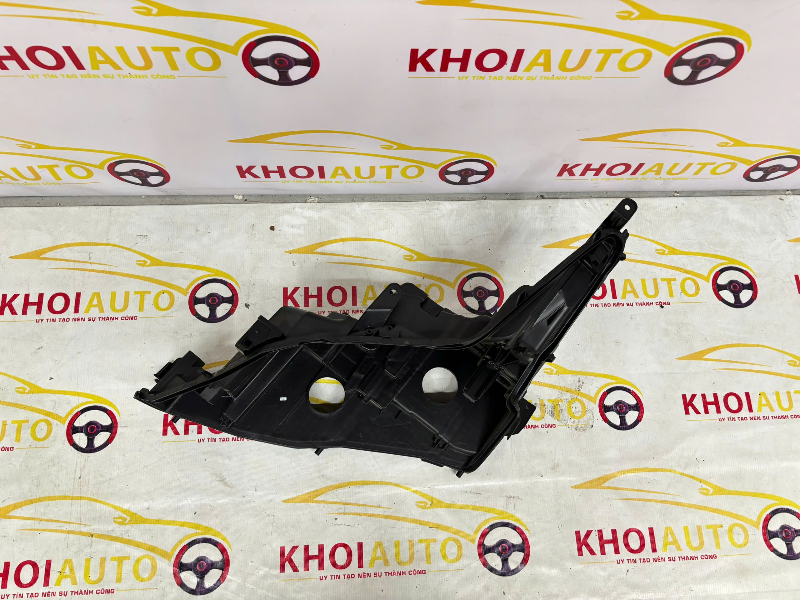 Đế Đèn Pha LEXUS LX570 2016-2022 Trái (LH) OEM