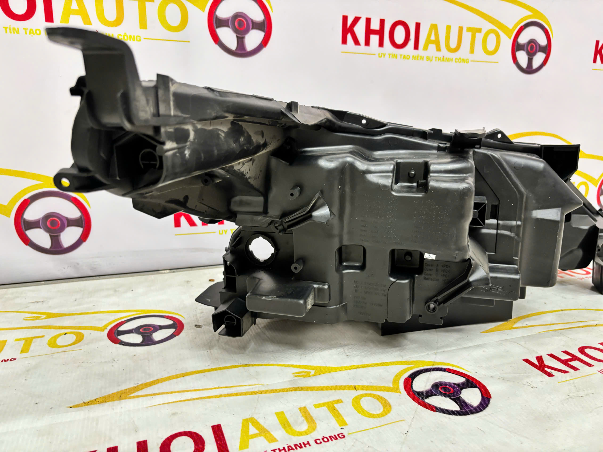 Đế Đèn Pha LEXUS LX570 2016-2022 Trái (LH) OEM