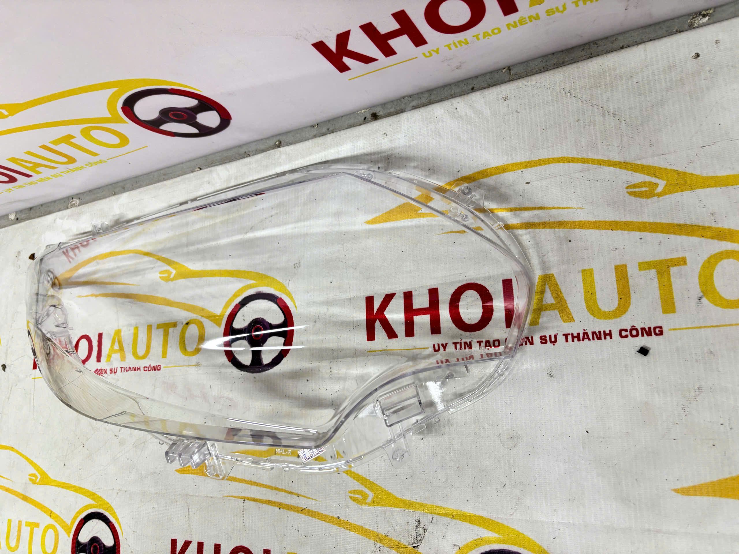 Mặt Đèn Pha Mitsubishi Triton 2016-2019 Phải (RH) OEM