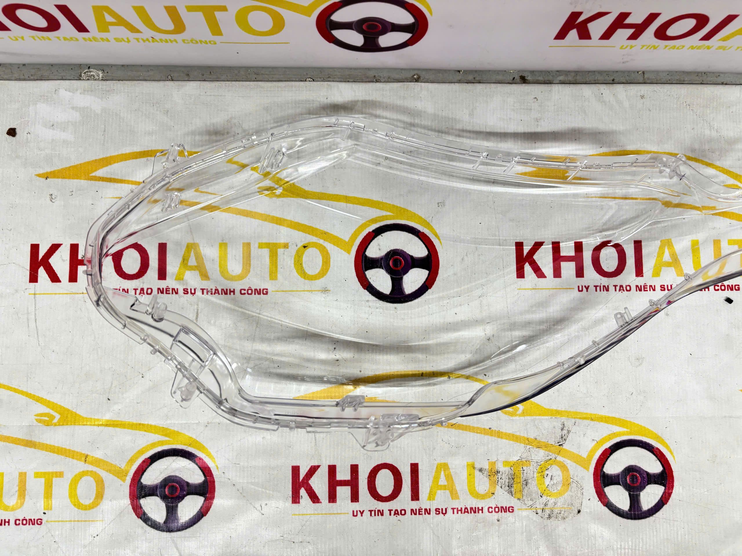 Mặt Đèn Pha Mitsubishi Triton 2016-2019 Phải (RH) OEM