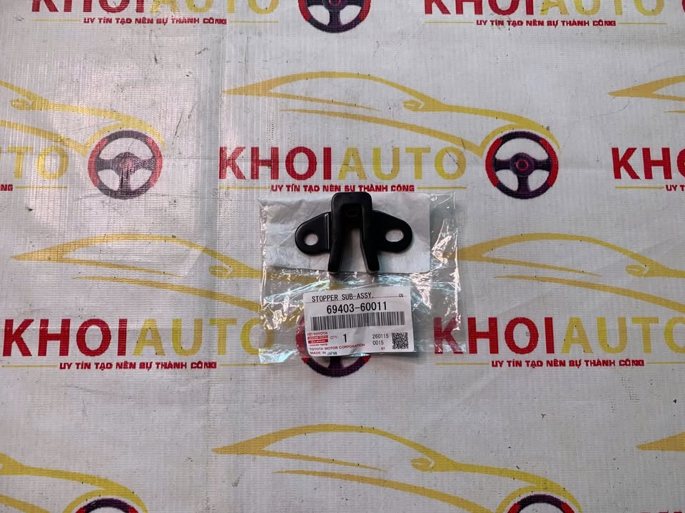 69403-60011 Miếng Hãm Cửa Hậu LEXUS GX460 6940360011