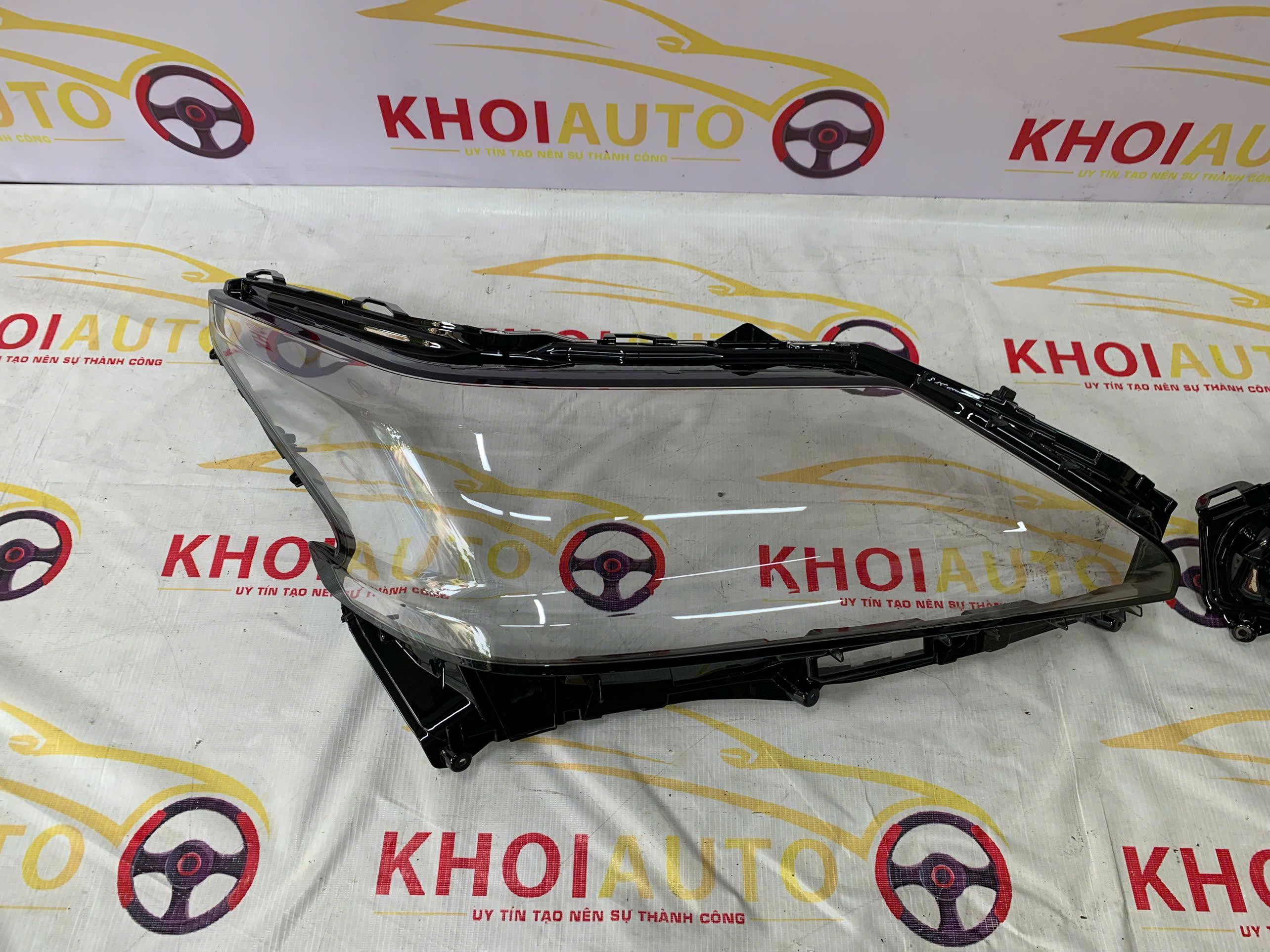 81131-60L10 Mặt Đèn Pha LEXUSLX570 2016-2022 Phải (RH) OEM 8113160L10