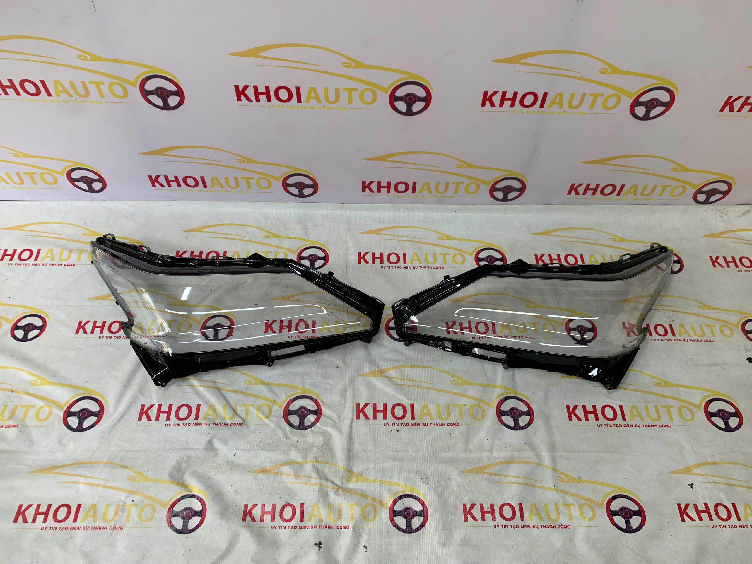 81131-60L10 Mặt Đèn Pha LEXUSLX570 2016-2022 Phải (RH) OEM 8113160L10